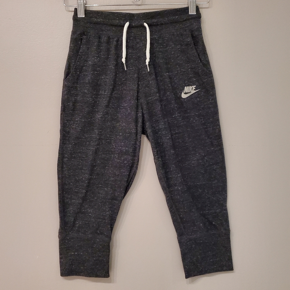 Nike Capri Sweatpants - Size M (Girls)